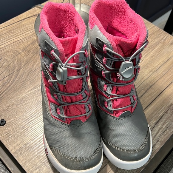 Merrell Kids Winter Boots | Size 3 - Picture 4 of 8